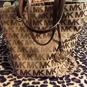 Micheal Kors Large Bag